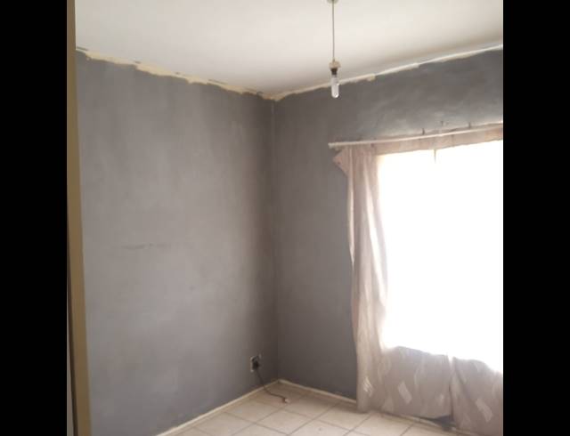 3 BEDROOM APARTMENT FOR SALE IN BOKSBURG CENTRAL